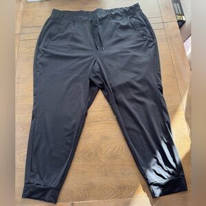 Women’s Yogalicious Lux Black Relaxed Joggers 3X
